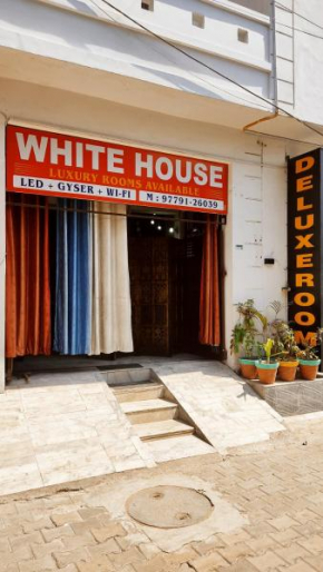 WHITE HOUSE Luxury Rooms - Loved by Travellers, Couples, Corporates